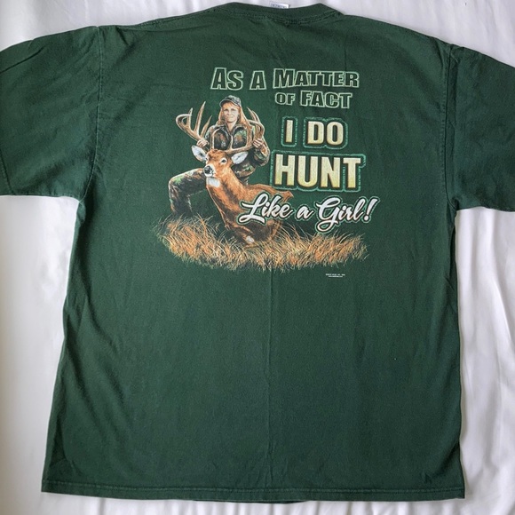 Hunt like a girl T-Shirt - Picture 1 of 9